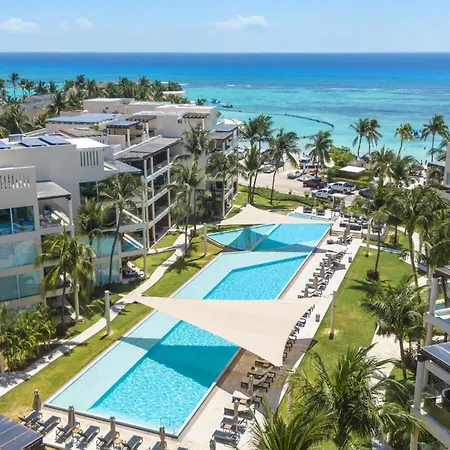 Infinity Pool And Private Beach Club - Luxury Complex The Elements Condos - Gh8